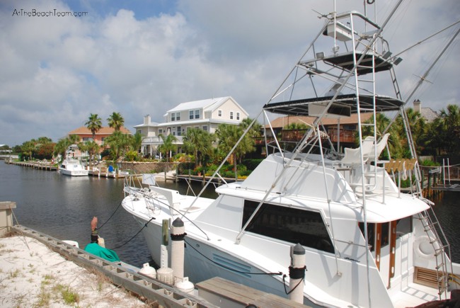 Boat on canal - Low Res Holiday Isle Boating is Fun